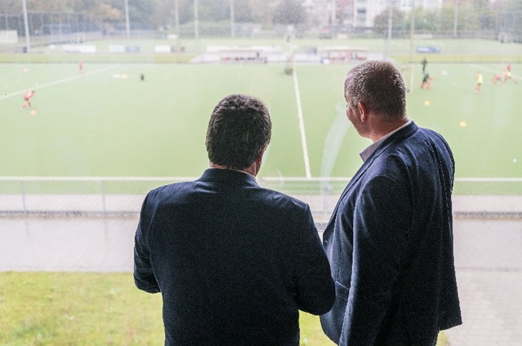 serge leslie rug hockey